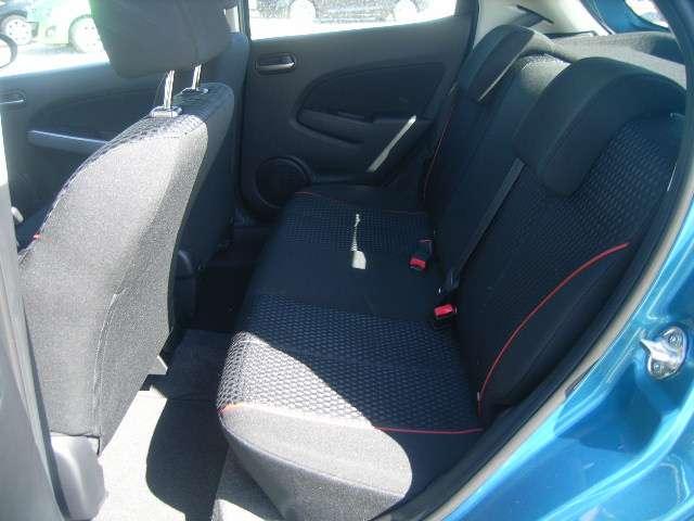 Mazda 2 2011 photo 1