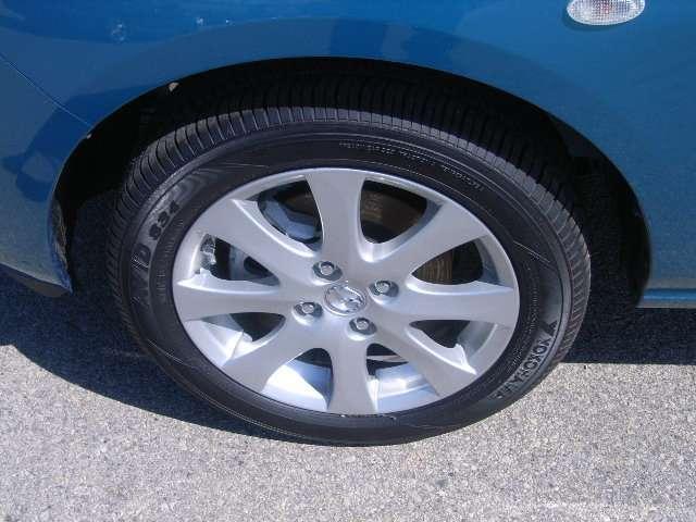 Mazda 2 2011 photo 3