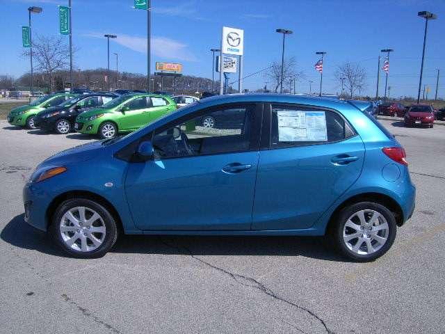 Mazda 2 2011 photo 4