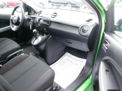 Mazda 2 2011 photo 3