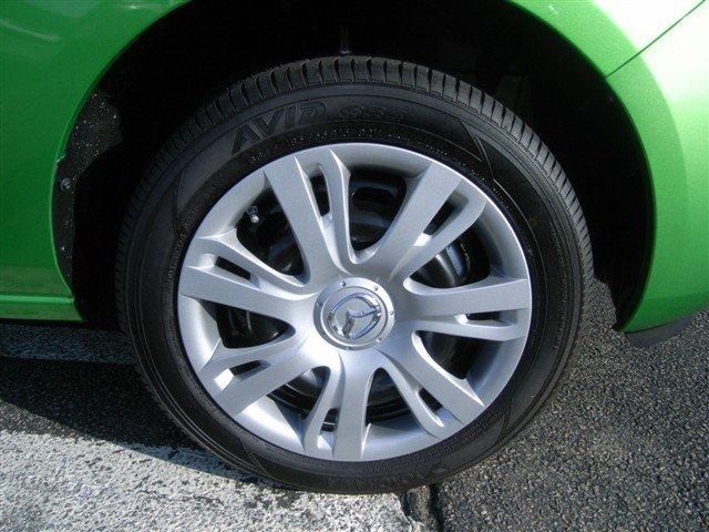 Mazda 2 2011 photo 2