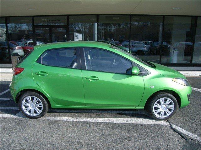 Mazda 2 2011 photo 3