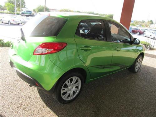 Mazda 2 2011 photo 2