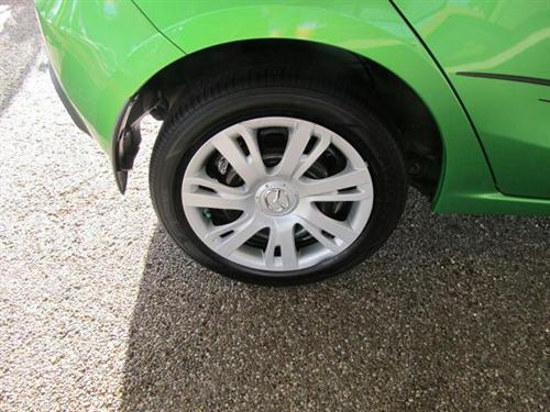 Mazda 2 2011 photo 3