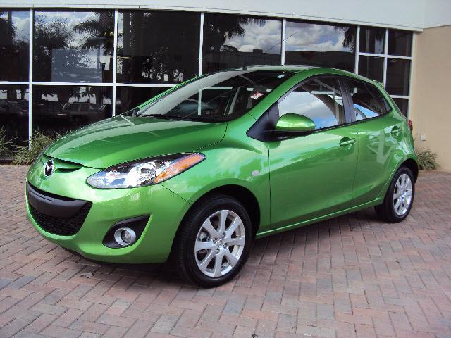 Mazda 2 2011 photo 1