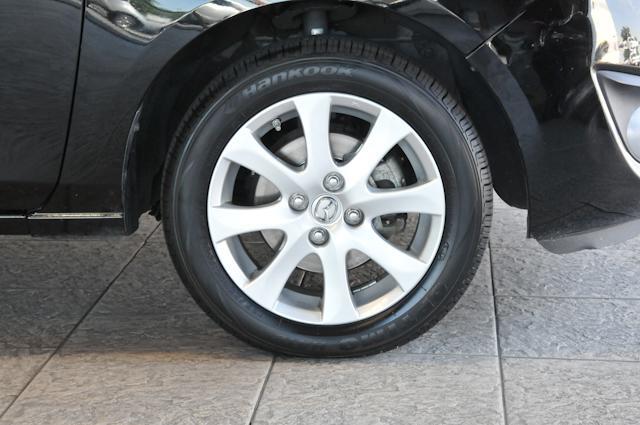 Mazda 2 2011 photo 3