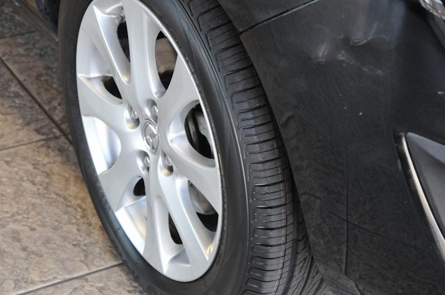 Mazda 2 2011 photo 4