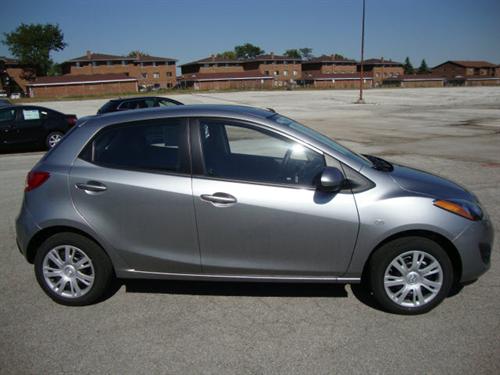Mazda 2 2011 photo 1