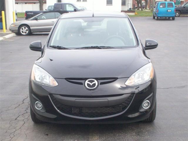 Mazda 2 2011 photo 3