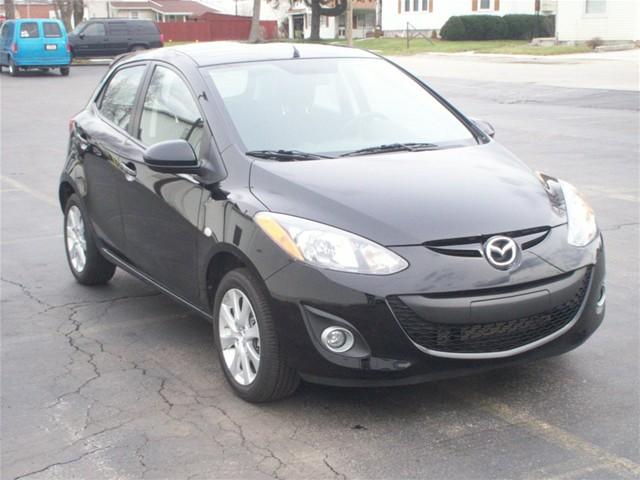 Mazda 2 2011 photo 4