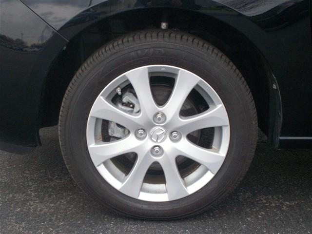 Mazda 2 2011 photo 5