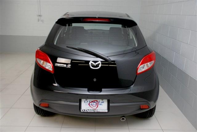Mazda 2 2011 photo 5