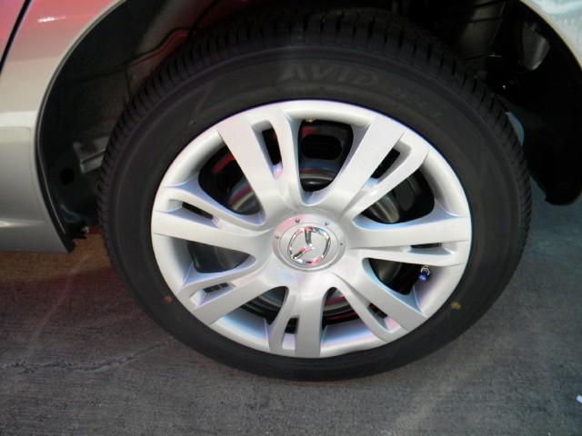 Mazda 2 2011 photo 3