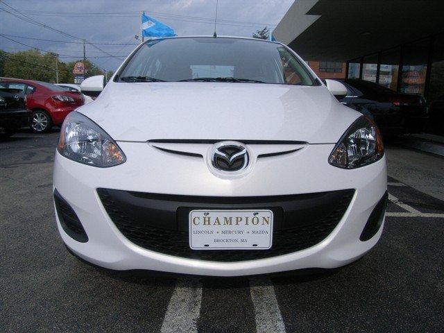 Mazda 2 2011 photo 1