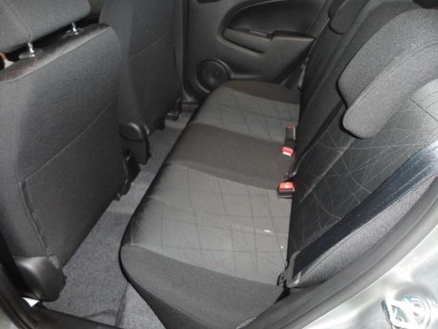 Mazda 2 2011 photo 4