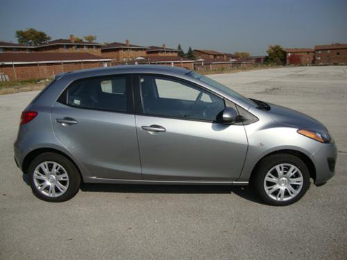 Mazda 2 2011 photo 1