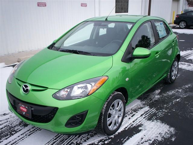 Mazda 2 2011 photo 1