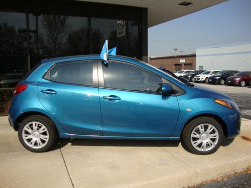 Mazda 2 2011 photo 1