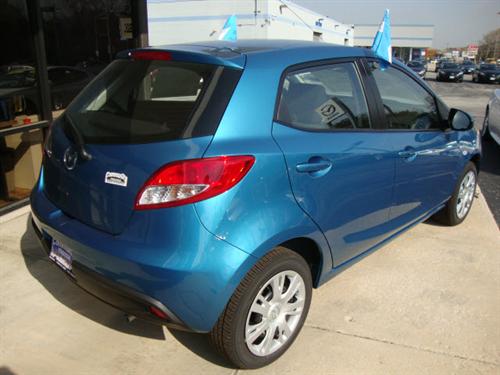 Mazda 2 2011 photo 2