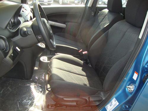 Mazda 2 2011 photo 4
