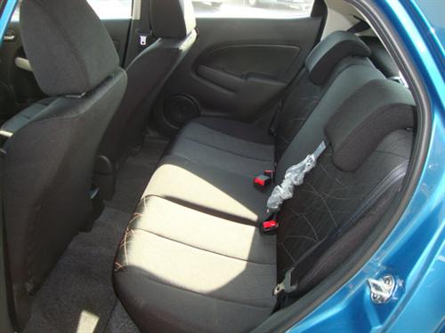 Mazda 2 2011 photo 5