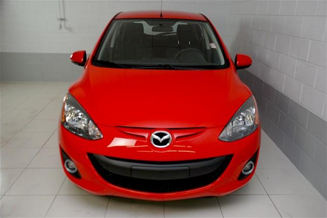 Mazda 2 2011 photo 1