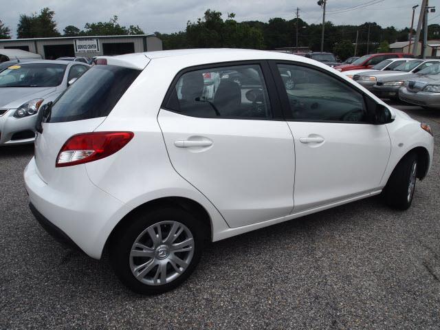 Mazda 2 2012 photo 1