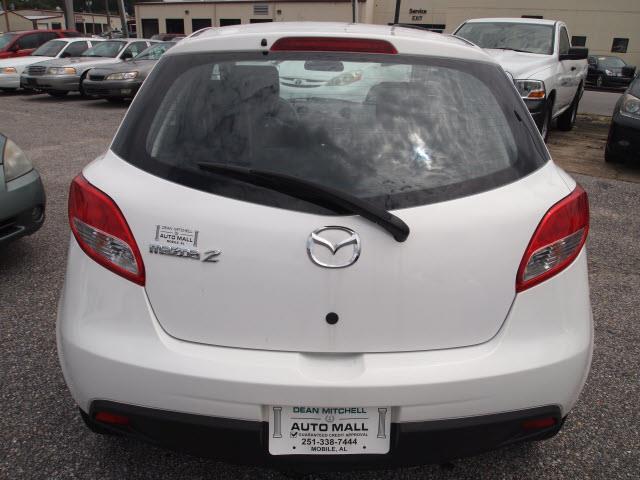 Mazda 2 2012 photo 2