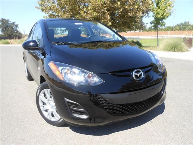 Mazda 2 2012 photo 4