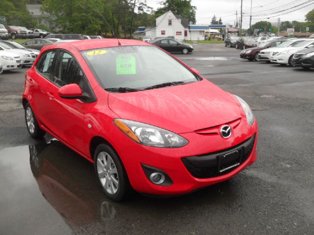 Mazda 2 2012 photo 4