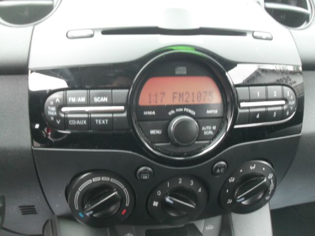 Mazda 2 2012 photo 6