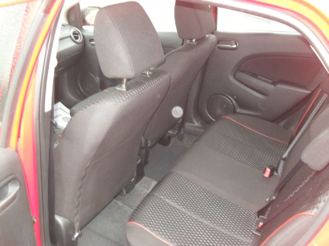 Mazda 2 2012 photo 7