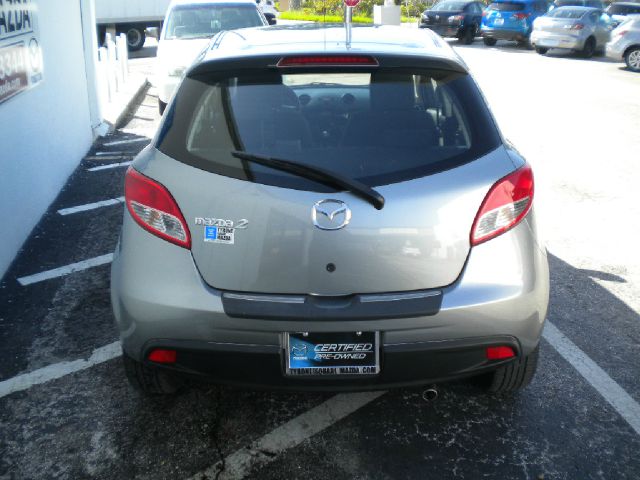 Mazda 2 2012 photo 4