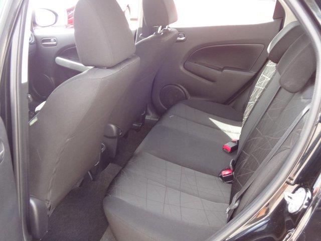 Mazda 2 2012 photo 4