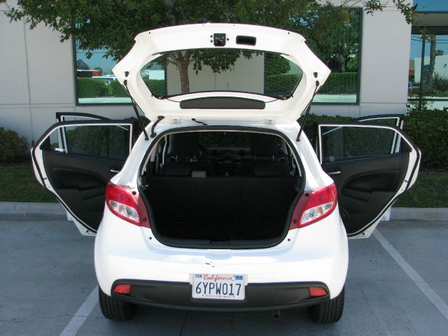 Mazda 2 2012 photo 1