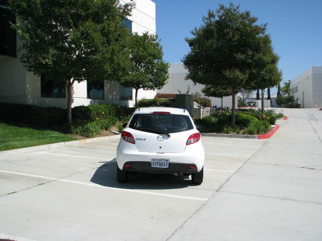 Mazda 2 2012 photo 28