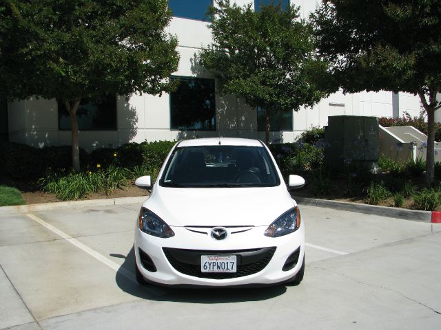 Mazda 2 2012 photo 4
