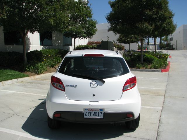 Mazda 2 2012 photo 7