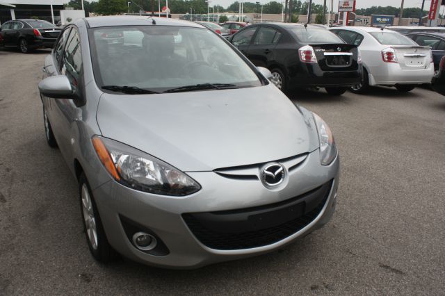Mazda 2 2012 photo 2