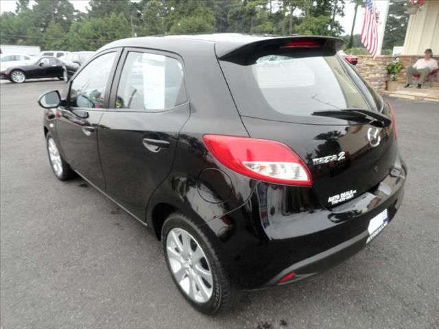 Mazda 2 2013 photo 1