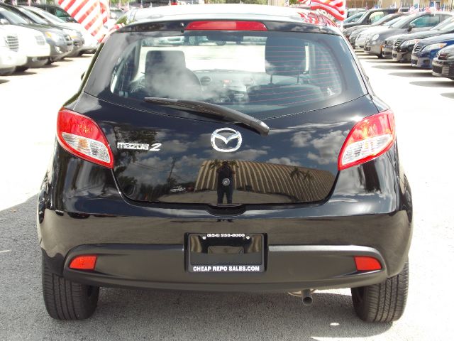 Mazda 2 2013 photo 1