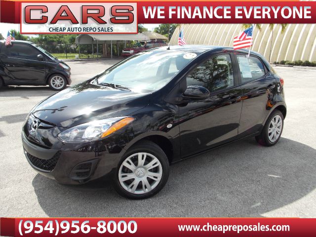 Mazda 2 2013 photo 4