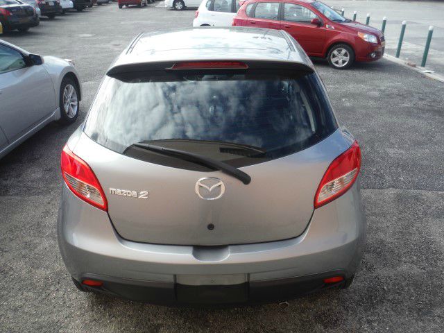 Mazda 2 2013 photo 1