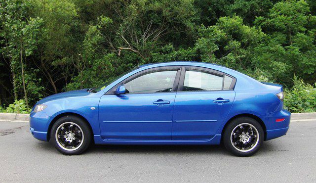 Mazda 3 2004 photo 2