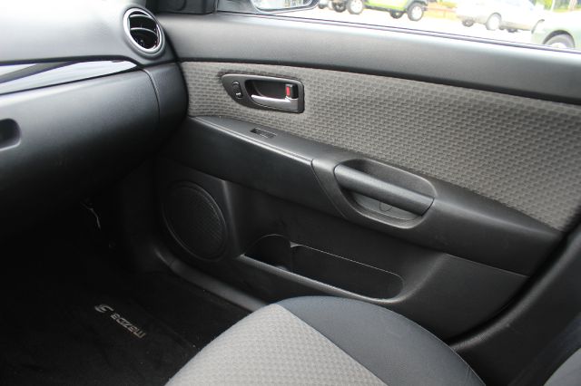 Mazda 3 3.9L LT Sedan