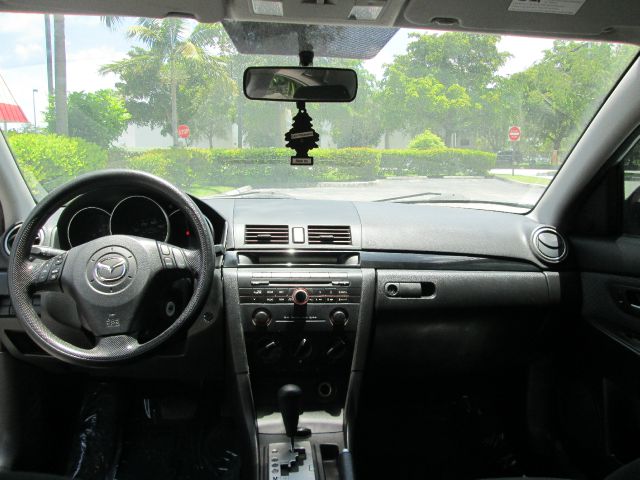 Mazda 3 2005 photo 2