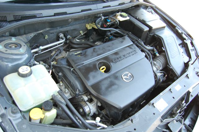 Mazda 3 CREW CAB 4X4 Laramie 26H Hatchback