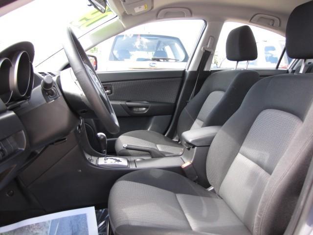 Mazda 3 STEP SIDE Z71 Sedan