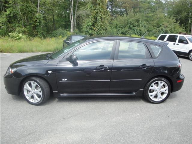 Mazda 3 Blk-wht Hatchback
