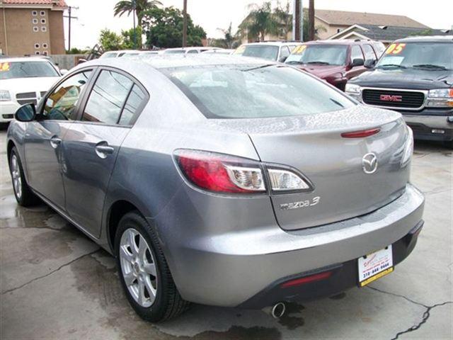 Mazda 3 2010 photo 3